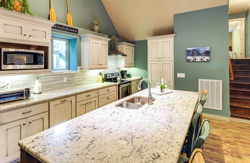 Smithville House | 'Tookies Retreat' Walk to Mairina! Home w/Hot Tub