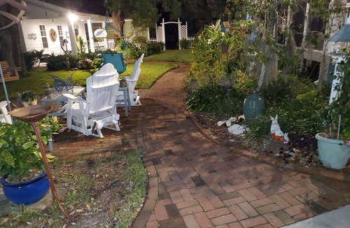 Morehead City House | TOP 5% rated, Nautical-themed Beaufort Bungalow near Downtown Beautiful Gardens