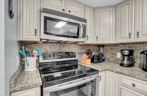 Sneads Ferry Condo | Top floor, oceanfront views!