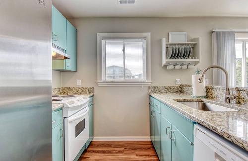 Surf City House | Top-Rated Beach Rental. Super clean & well-appointed. Private heated pool!