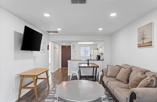 Wilmington Condo | Top-Rated Wilmington Oasis: Spacious, Pet-Friendly, Pool, Perfect Location!