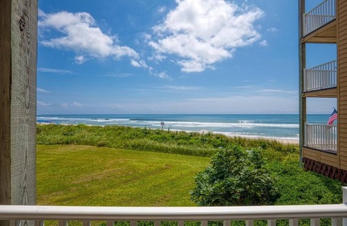 Sneads Ferry Condo | Topsail Dunes 3108| Community Pool | Oceanfront Condo Complex