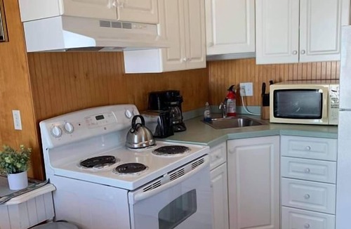 Sneads Ferry Condo | Topsail Reef 202 - Ocean Bliss w/Beach Access!