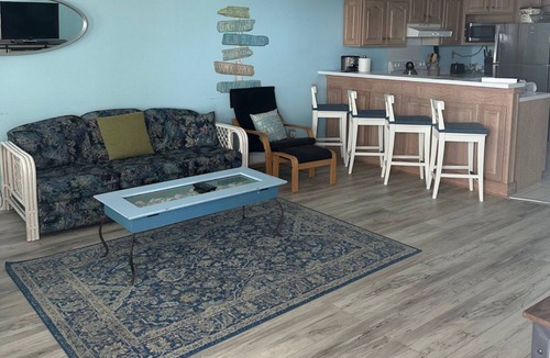 McCutcheon Field Condo | Topsail Turtle Nest — Ocean front 3 bedroom @ Villa Capriani