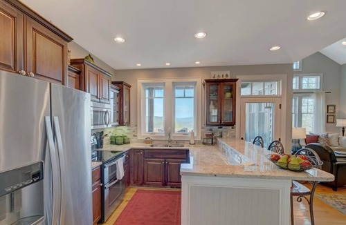 Banner Elk House | Townhome R5A- Mountain Home, Mountain View, Gated Resort, Indoor/Outdoor Pools and Hot Tub, Fitne.