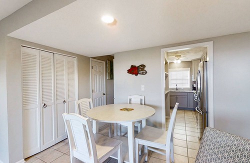 Pine Knoll Shores Condo | Townhouse Style Condo with Great Ocean View and Shared Outdoor Pool