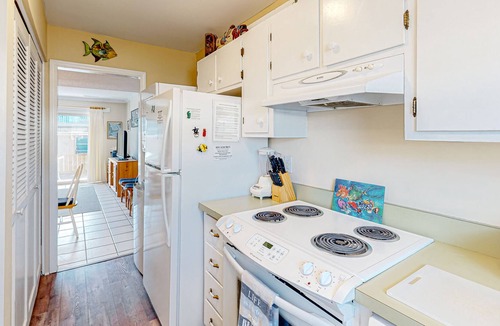Pine Knoll Shores Condo | Townhouse style condo at Pine Knoll Townes
