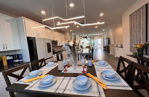 Durham House | TPV - Buckingham - 10 mins - Airport/Duke/Downtown