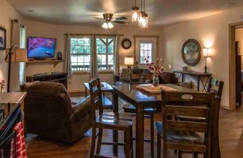 Cherokee House | Train Rides, Trails and Casino Fun is Your Smoky Hub