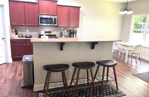 Wessex Square House | Tranquil 4-bedroom house in Charlotte