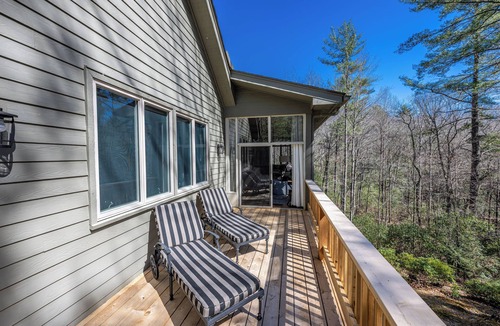 Sapphire House | Tranquil 4 Bedroom-Located in Burlingame Country Club