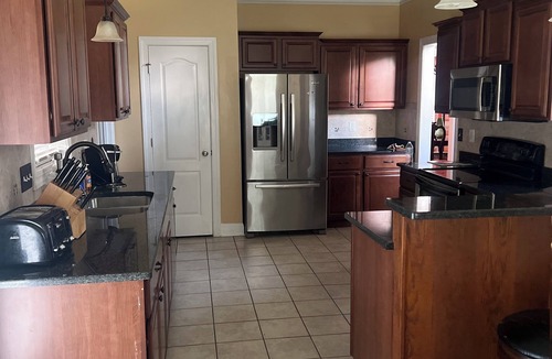 Rockfish House | Tranquil 5-bedroom 3 bath spacious modern house.