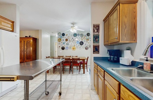 Arden House | Tranquil Dog- Friendly Riverfront Home with Fill Kitchen and WIFI