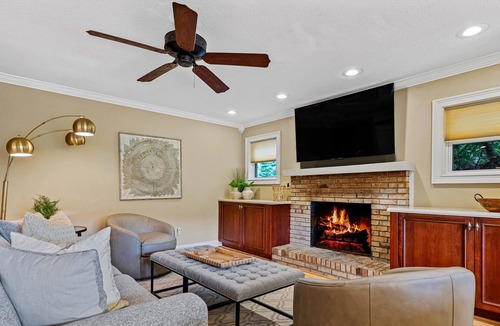 Hendersonville House | Tranquil Lake Retreat W/ Pickleball, Pool & Tennis