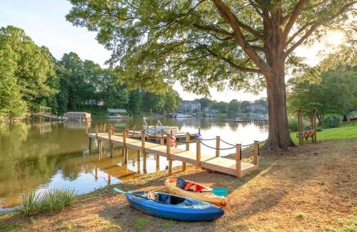 Mount Mourne Apartment | Tranquil Lakefront Carriage House with Dock