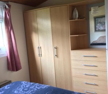 Llanybri Ski Chalet | Tranquilo cabanas