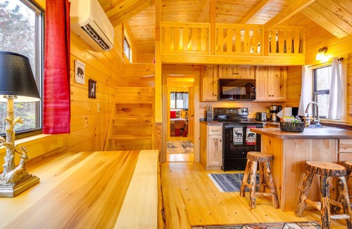 Traphill Cabin | Traphill Cabin Retreat w/ Scenic View & Fire Pit!