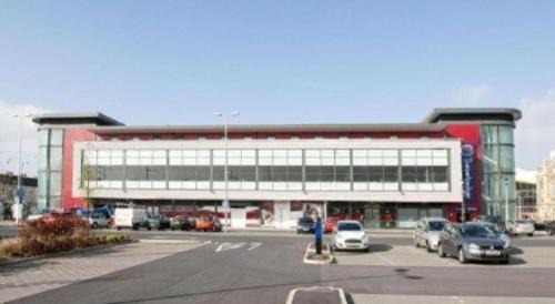 Pont Yates Hotel | Travelodge Llanelli Central