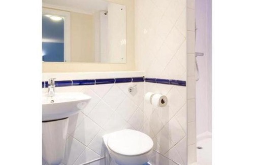 Perth Hotel | Travelodge Perth A9