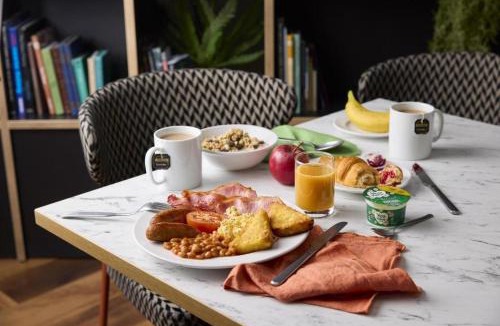 St Austell Hotel | Travelodge St Austell