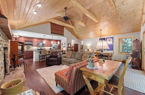 Cullowhee House | Tree Top Mountain Lodge near Lake Glenville!
