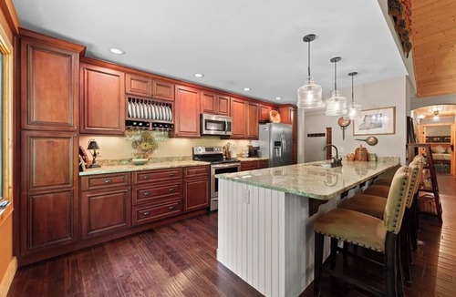 Cullowhee House | Tree Top Mountain Lodge near Lake Glenville!