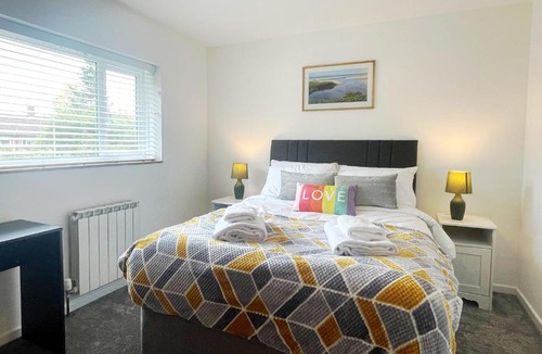 Arbury Apartment | Tree View Apartment