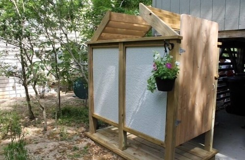 Colington Harbour Cottage | Treehouse OBX. Cozy cottage in family/pet-friendly neighborhood. Close to sound.