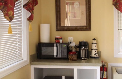 Greensboro Apartment | Treehouse on the Lake