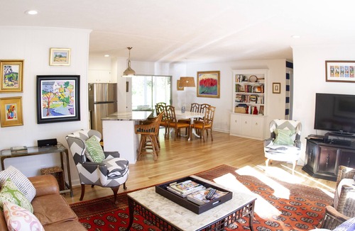 Old Town House | Trendy 3 Bedroom 2 Bathroom In Historic Village - Walk To Everything