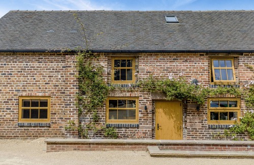 Burslem House | Trent Barn - Eight Bedroom House, Sleeps 16