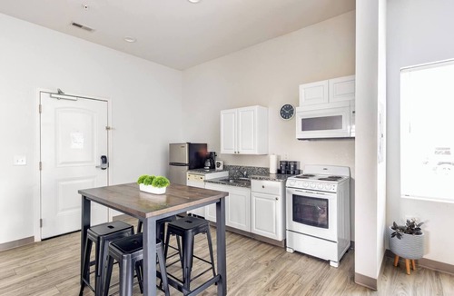 Maxwell House | Tropical Hideaway — Best Location- Walkable East Nashville