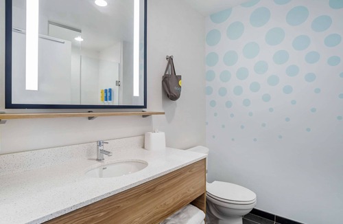 Gastonia Hotel | Tru by Hilton Gastonia