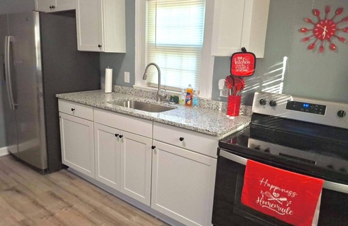 Burlington House | True North House - Spacious 6 bedroom home - Perfect for groups