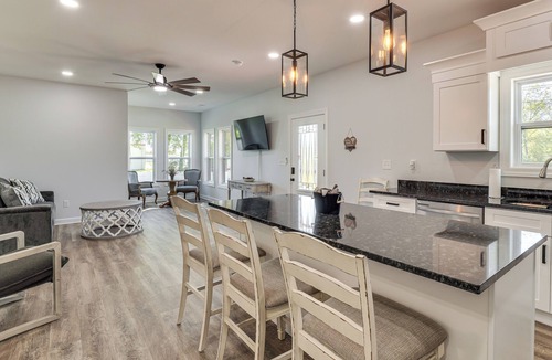 Tullahoma Cottage | Tullahoma Whiskey Trail Base w/Yard & Fire Pit