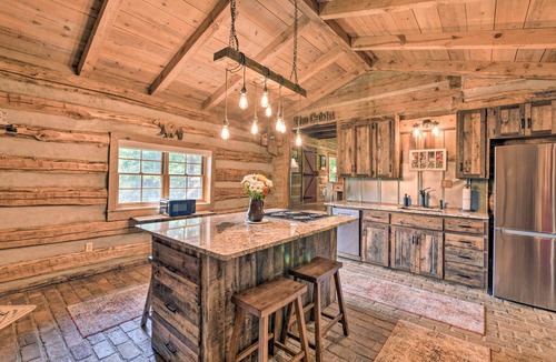 Clyde Cabin | 'Turkey Hollow Cabin' w/Stunning Open Views!