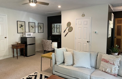 Blowing Rock House | Turkey Trot- Light & Bright Blowing Rock Guest Suite
