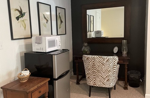 Blowing Rock House | Turkey Trot- Light & Bright Blowing Rock Guest Suite