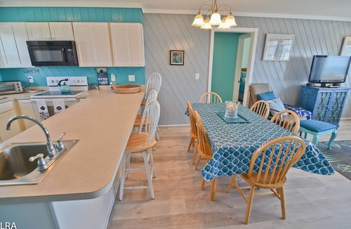 Topsail Beach House | Turtle Watch': Unwind with Ocean Views & Comfort