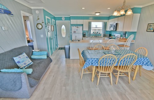 Topsail Beach House | Turtle Watch': Unwind with Ocean Views & Comfort