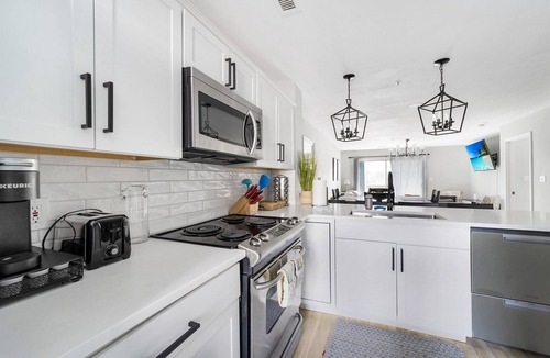 Cornelius Condo | Tuscany Lane - 1st Floor, Cozy, Pool View, Pets OK - Lake Norman Vacation Rental