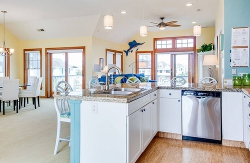 Buck Island House | Twice The Fun II, 5-min walk to Corolla beach, restaurants, & shopping.