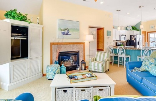 Buck Island House | Twice The Fun II, 5-min walk to Corolla beach, restaurants, & shopping.