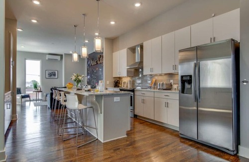East Hill House | Twin Homes with Airy Rooftops & Photo Ops