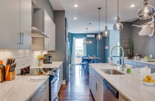 East Hill House | Twin Homes with Airy Rooftops & Photo Ops