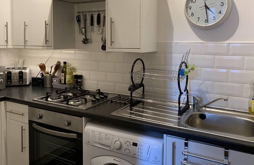 Edinburgh Apartment | Two bedroom Edinburgh city flat on ground floor, free wifi