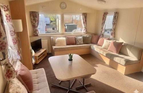 Glasgow House | Two Bedroom Willerby Caravan Uddingston, Glasgow