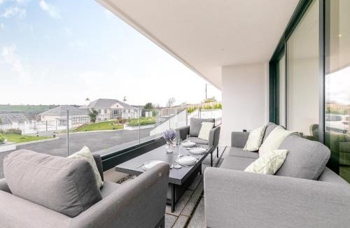 Carlyon Bay House | Two Chi An Mor