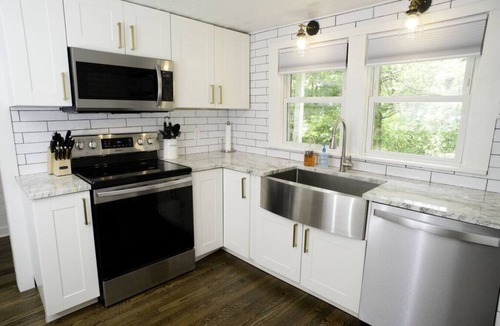 Candler House | Two Homes 15 mins to Asheville Hot Tub & Fire pit