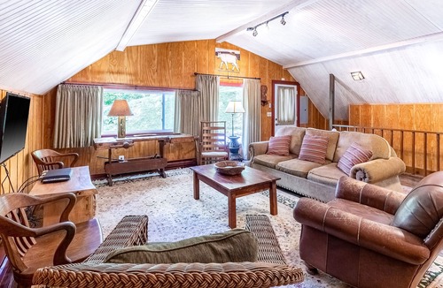 Scaly Mountain House | Two-story barn home with free WiFi, full kitchen, & gas grill - dog-friendly